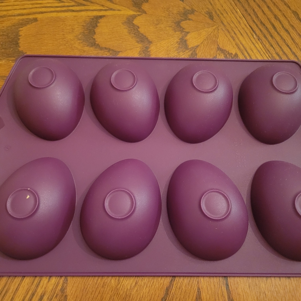 Tupperware Silicone Bakeware - Picture 2 of 4